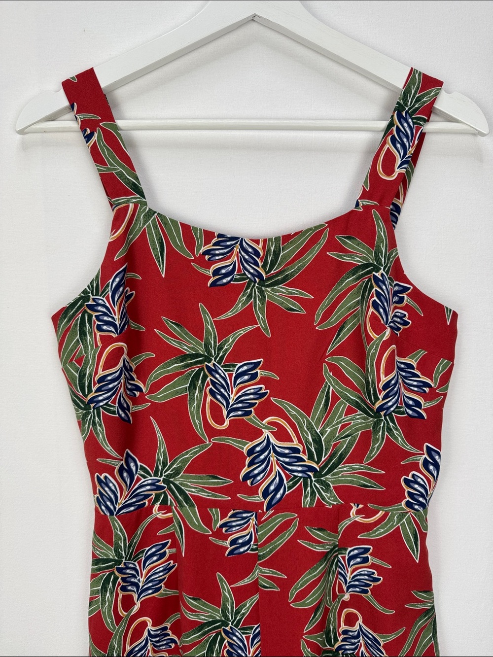 Moon River Tropical Floral Wide Leg Jumpsuit Women Small Red Smocked Back - Picture 2 of 7